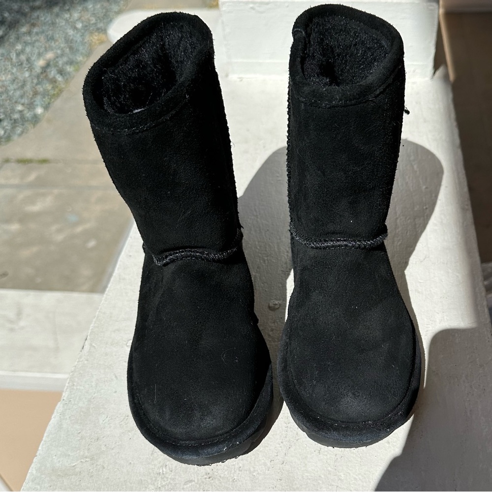 Black bear paw boots